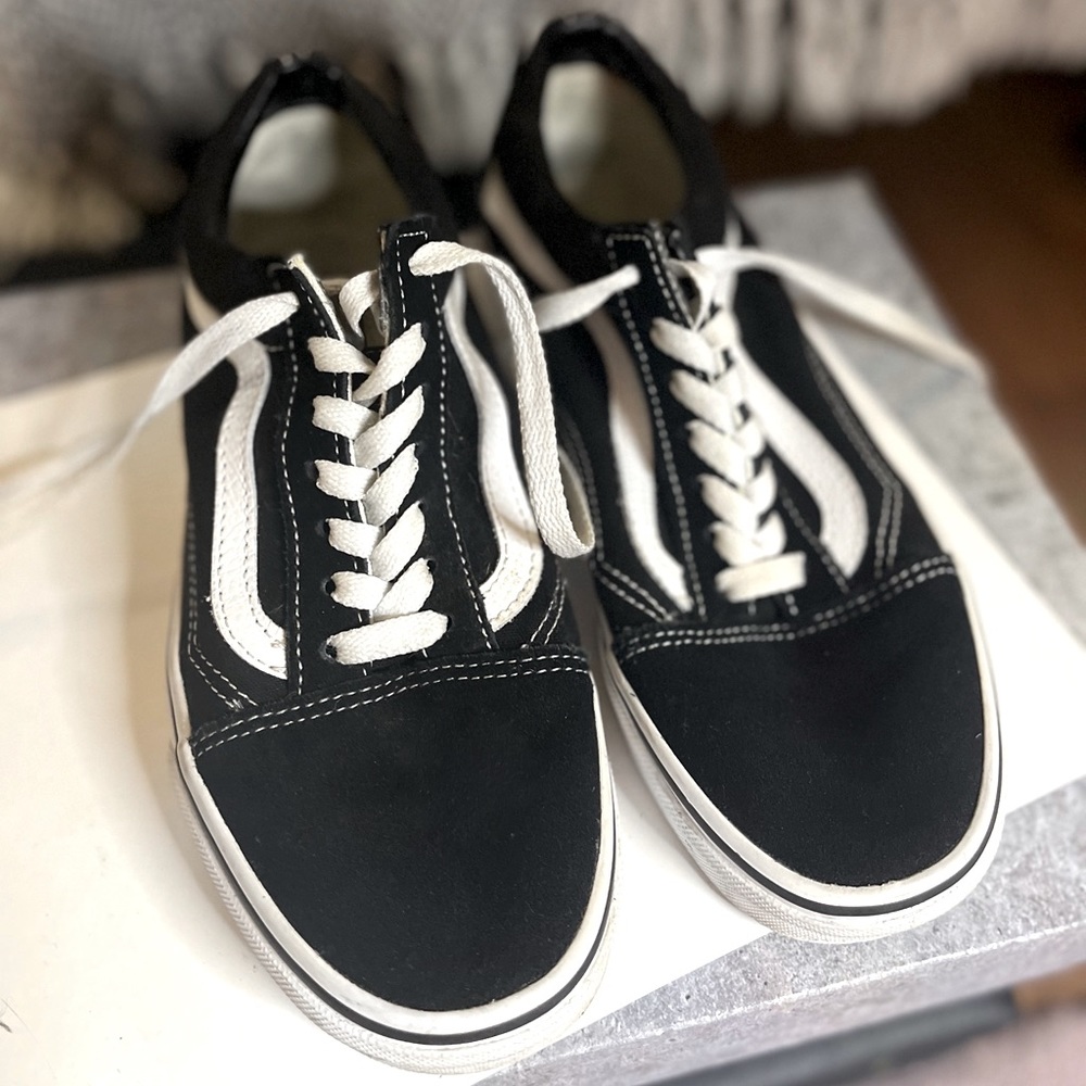 Women’s Black Vans Sneakers